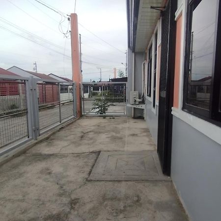 2 Bedroom House At Deca Homes Talomo Davao Stadt Exterior foto