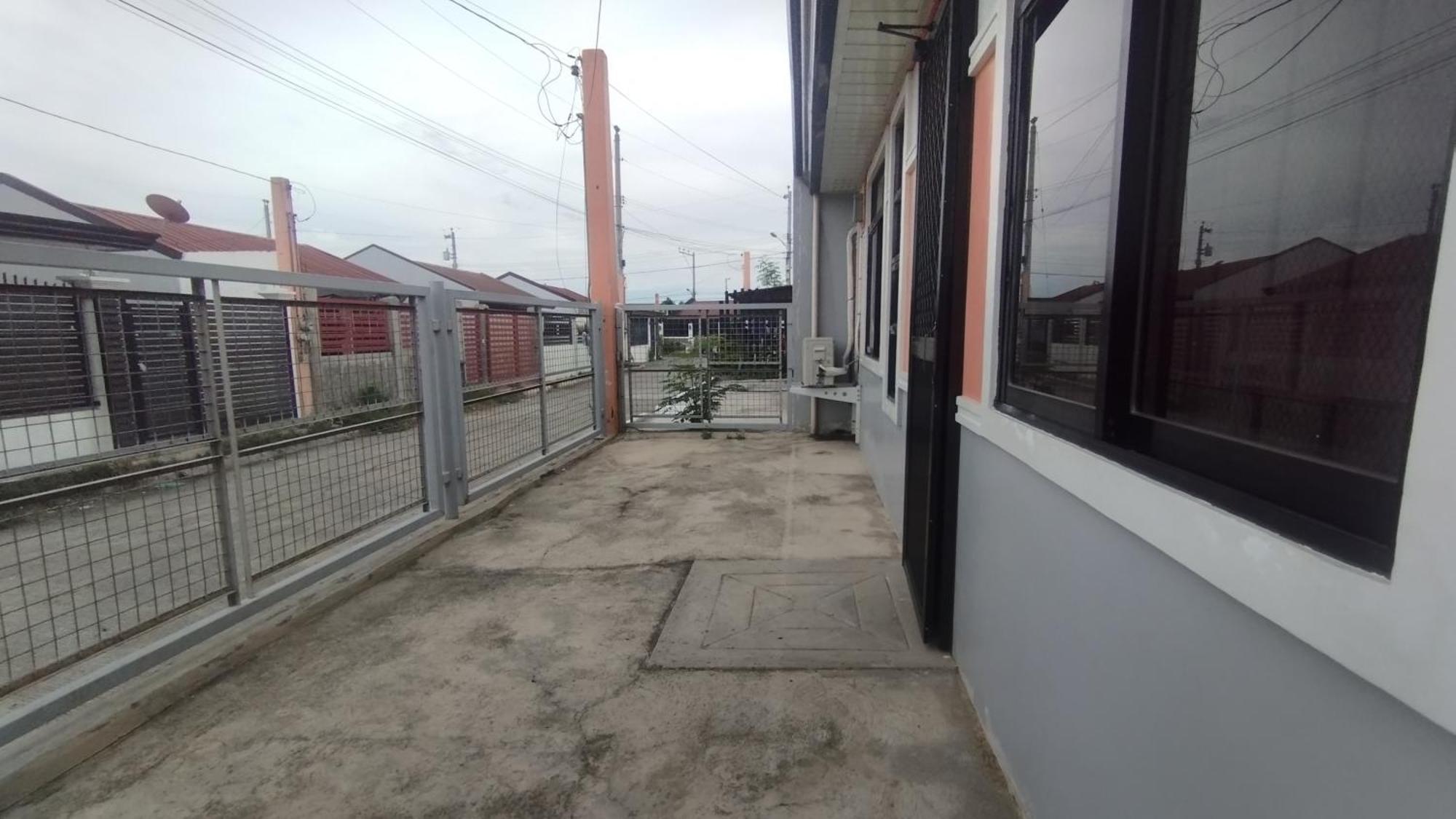 2 Bedroom House At Deca Homes Talomo Davao Stadt Exterior foto